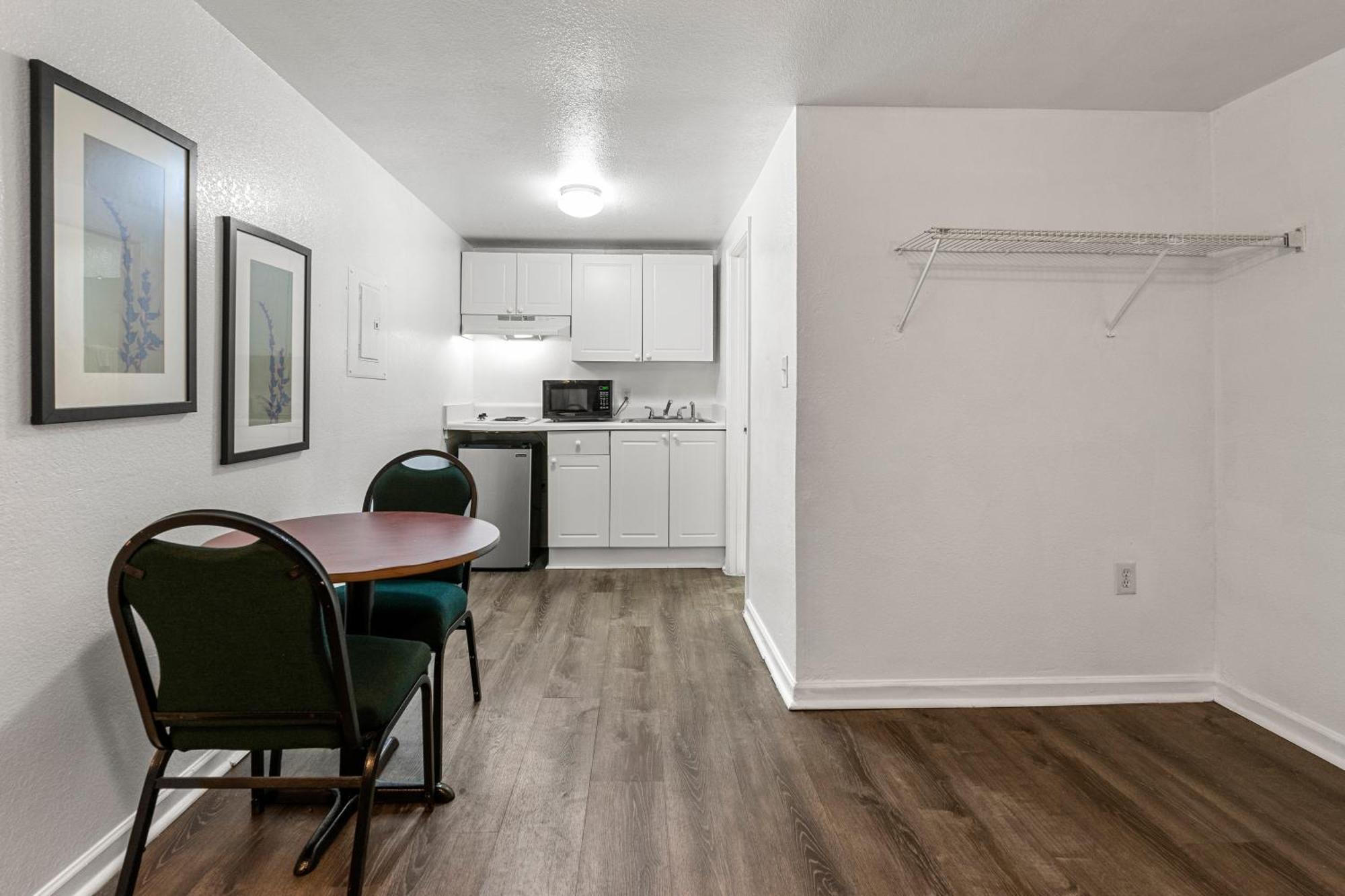 Extended Stay Studios Montgomery Bagian luar foto