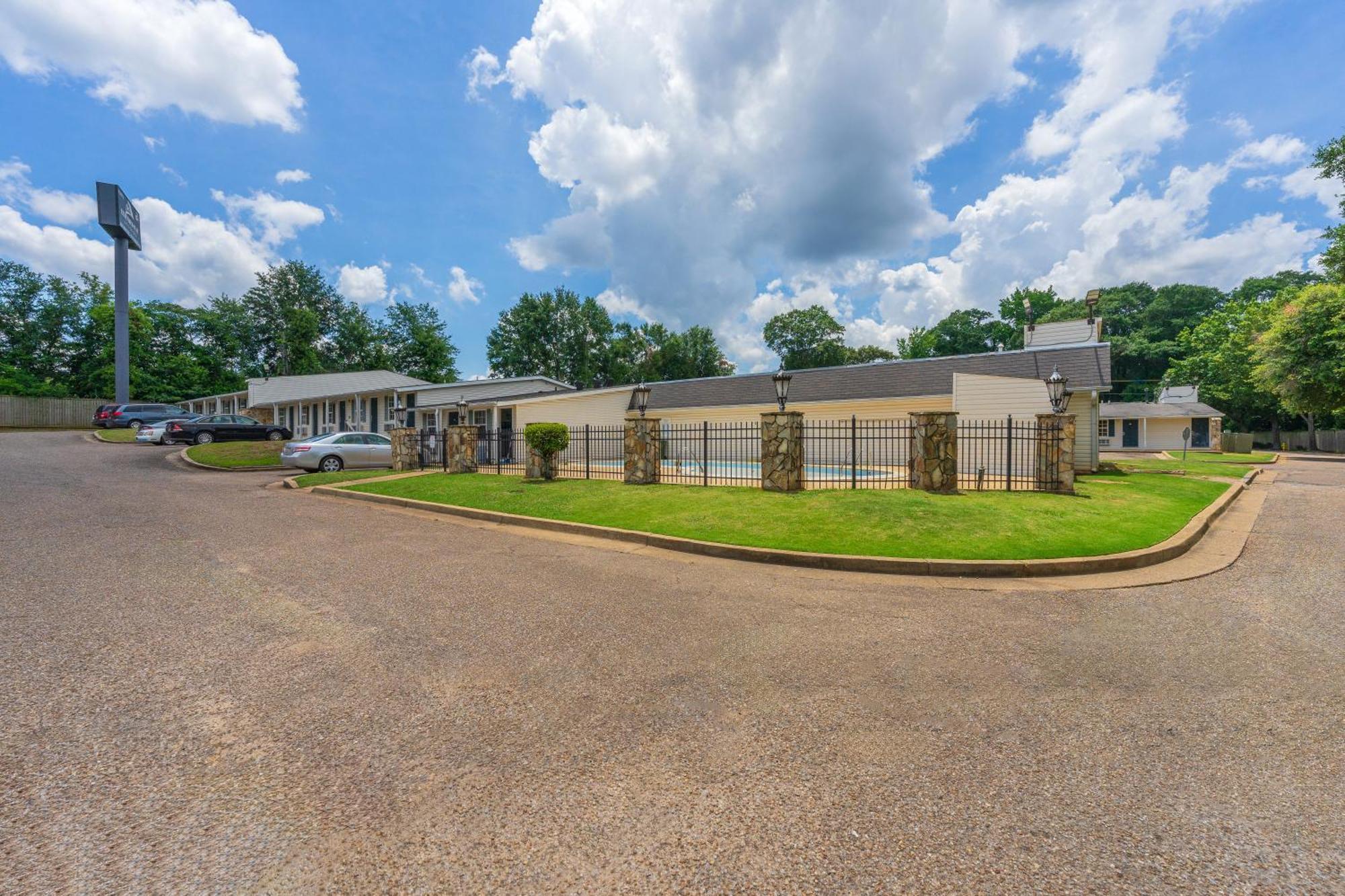 Extended Stay Studios Montgomery Bagian luar foto